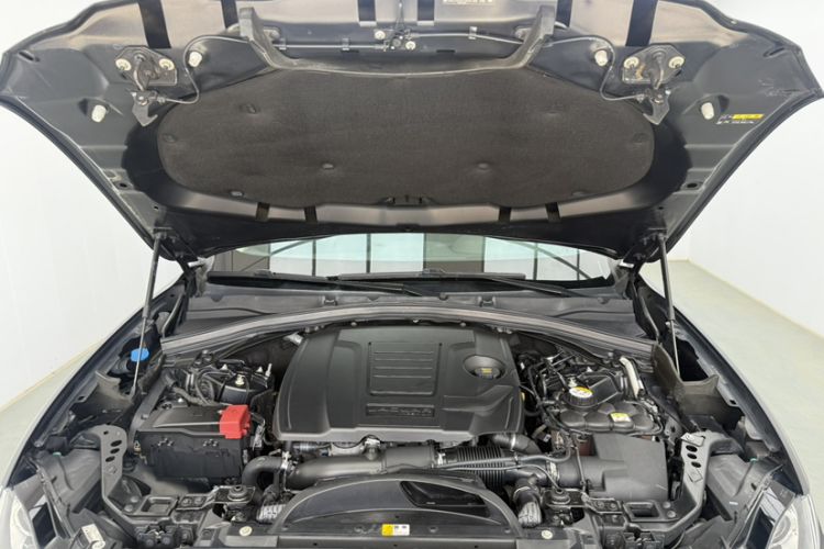 Used Jaguar F-PACE 2018 2.0T Four-Wheel Drive Urban Luxury Edition Engine Bay