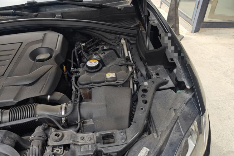 Used Jaguar F-PACE 2018 2.0T Four-Wheel Drive Urban Luxury Edition Engine Bay Left