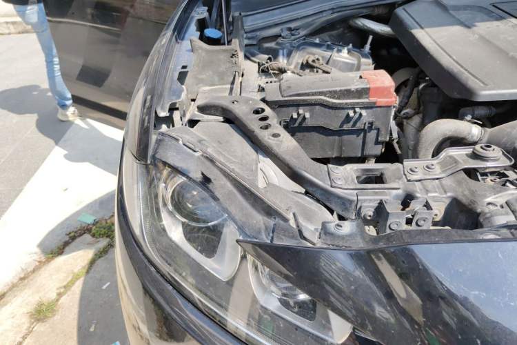 Used Jaguar F-PACE 2018 2.0T Four-Wheel Drive Urban Luxury Edition Engine Bay Right