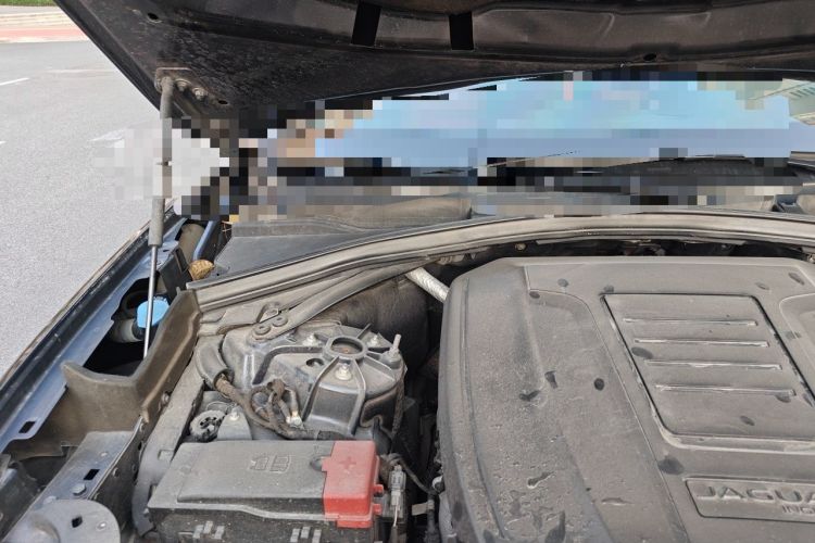 Used Jaguar F-PACE 2018 2.0T All-Wheel Drive R-Sport Sport Edition Engine Bay Right