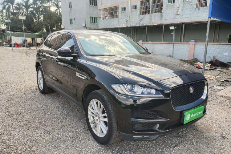Used Jaguar F-PACE 2018 2.0T Two-Wheel Drive Urban Deluxe Edition Front Right 45 Deg