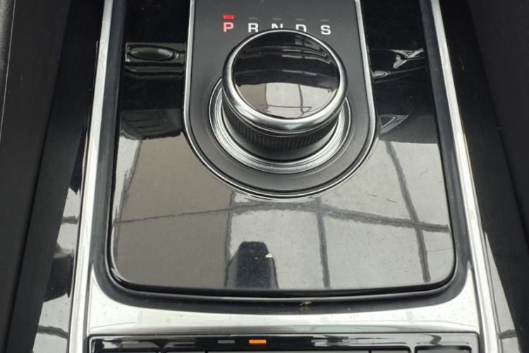 Used Jaguar F-PACE 2018 2.0T Four-Wheel Drive Urban Luxury Edition Gear Lever