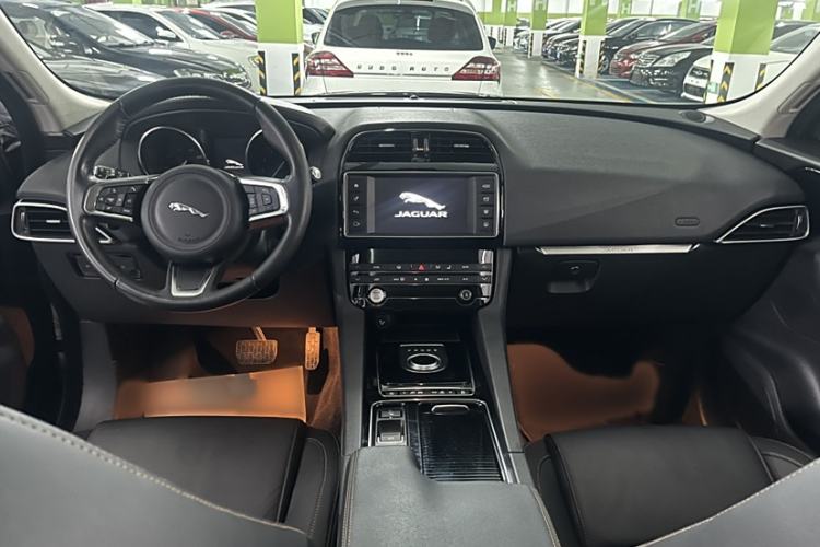 Used Jaguar F-PACE 2018 2.0T Four-Wheel Drive Urban Luxury Edition Instrument Cluster