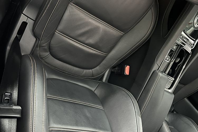 Used Jaguar F-PACE 2018 2.0T Four-Wheel Drive Urban Luxury Edition Interior 2