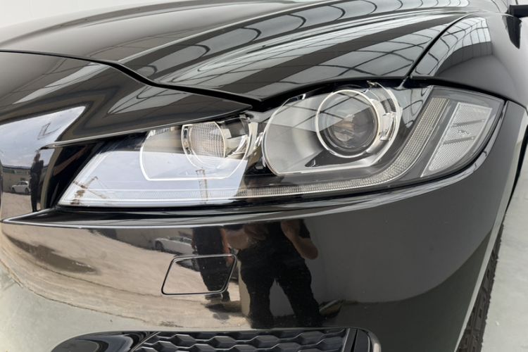 Used Jaguar F-PACE 2018 2.0T Four-Wheel Drive Urban Luxury Edition Left Front Headlight