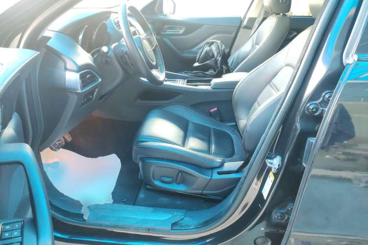 Used Jaguar F-PACE 2018 2.0T Two-Wheel Drive Urban Deluxe Edition Left Front Seat