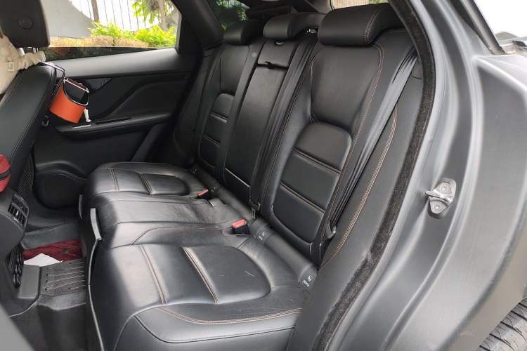 Used Jaguar F-PACE 2018 2.0T Four-Wheel Drive Urban Luxury Edition Left Rear Seat