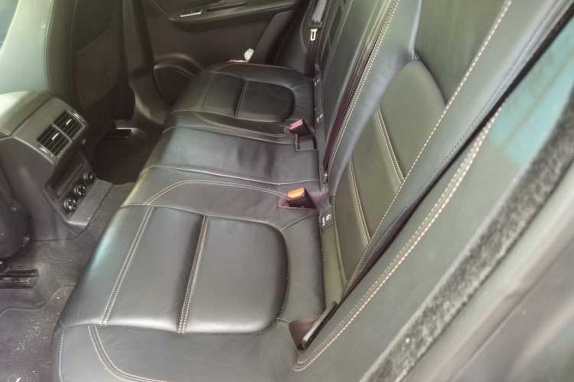 Used Jaguar F-PACE 2018 2.0T Two-Wheel Drive Urban Deluxe Edition Left Rear Seat