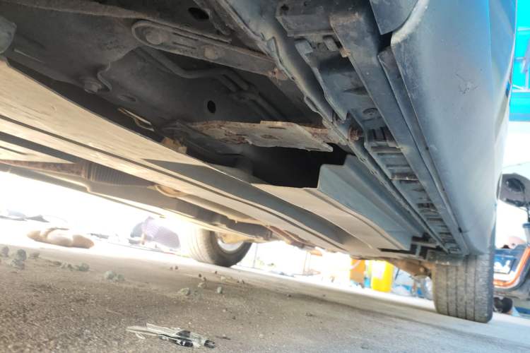 Used Jaguar F-PACE 2018 2.0T Two-Wheel Drive Urban Deluxe Edition Left Side Sill
