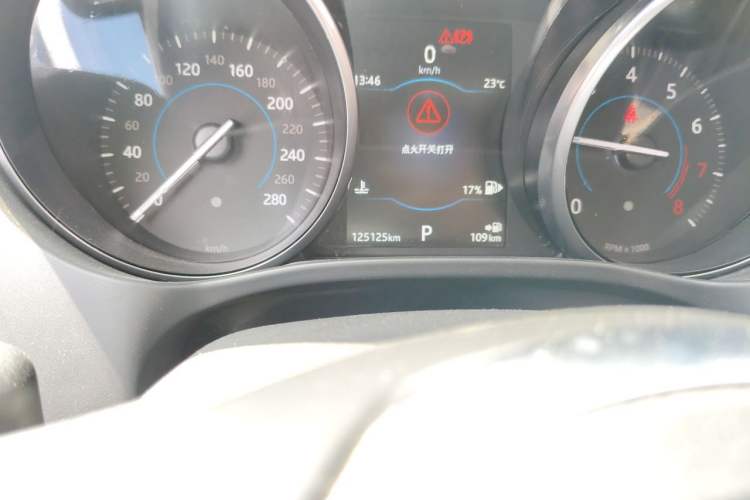 Used Jaguar F-PACE 2018 2.0T Four-Wheel Drive Urban Luxury Edition Odometer Close Up