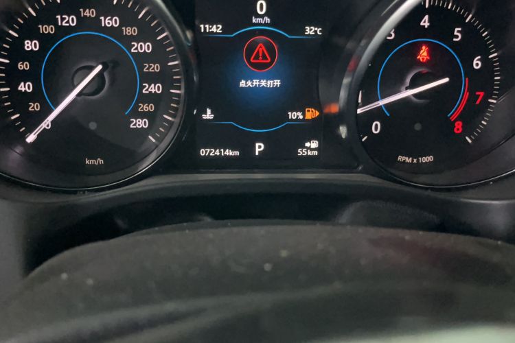 Used Jaguar F-PACE 2018 2.0T Four-Wheel Drive Urban Luxury Edition Odometer Close Up