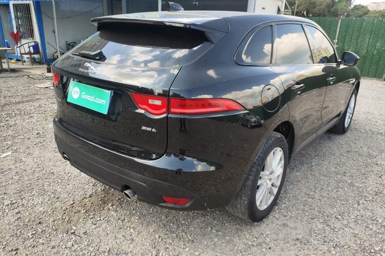 Used Jaguar F-PACE 2018 2.0T Two-Wheel Drive Urban Deluxe Edition Rear Right 45 Deg