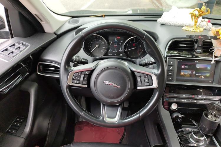 Used Jaguar F-PACE 2018 2.0T Four-Wheel Drive Urban Luxury Edition Steering Wheel