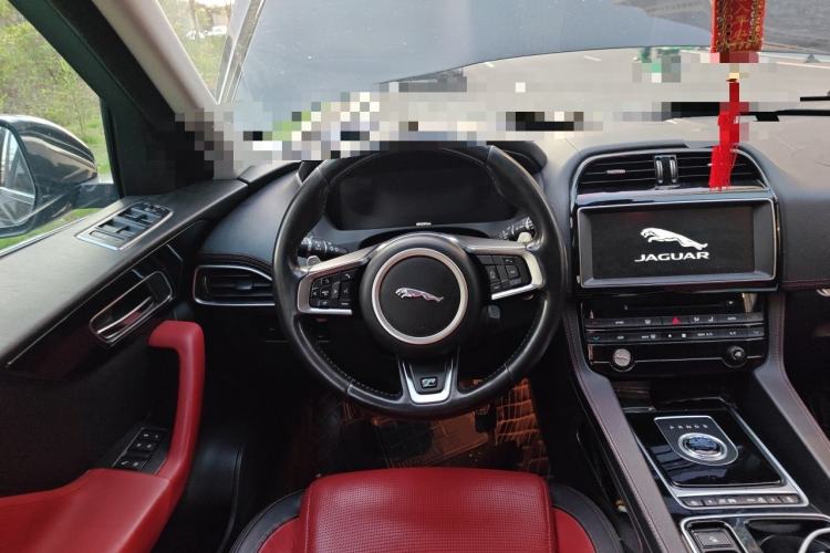 Used Jaguar F-PACE 2018 2.0T All-Wheel Drive R-Sport Sport Edition Steering Wheel