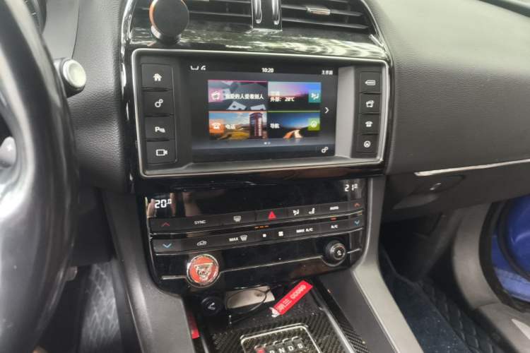 Used Jaguar F-PACE 2018 2.0T Four-Wheel Drive Urban Luxury Edition Audio And AC Panel