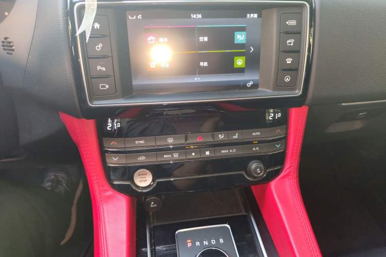 Used Jaguar F-PACE 2018 2.0T Four-Wheel Drive Urban Luxury Edition Audio And AC Panel