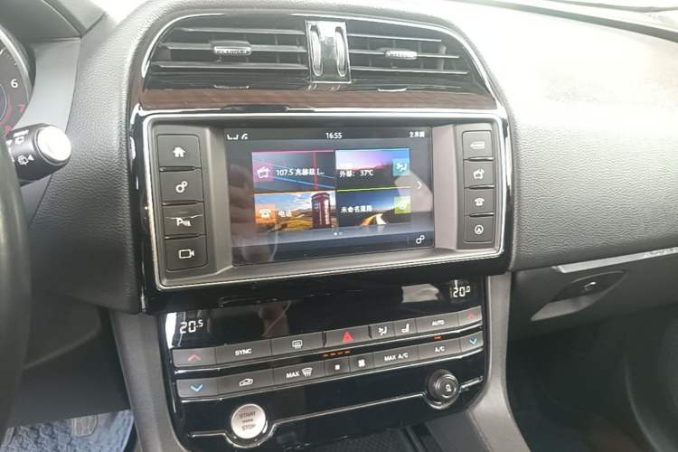 Used Jaguar F-PACE 2018 2.0T Four-Wheel Drive Urban Luxury Edition Audio And AC Panel