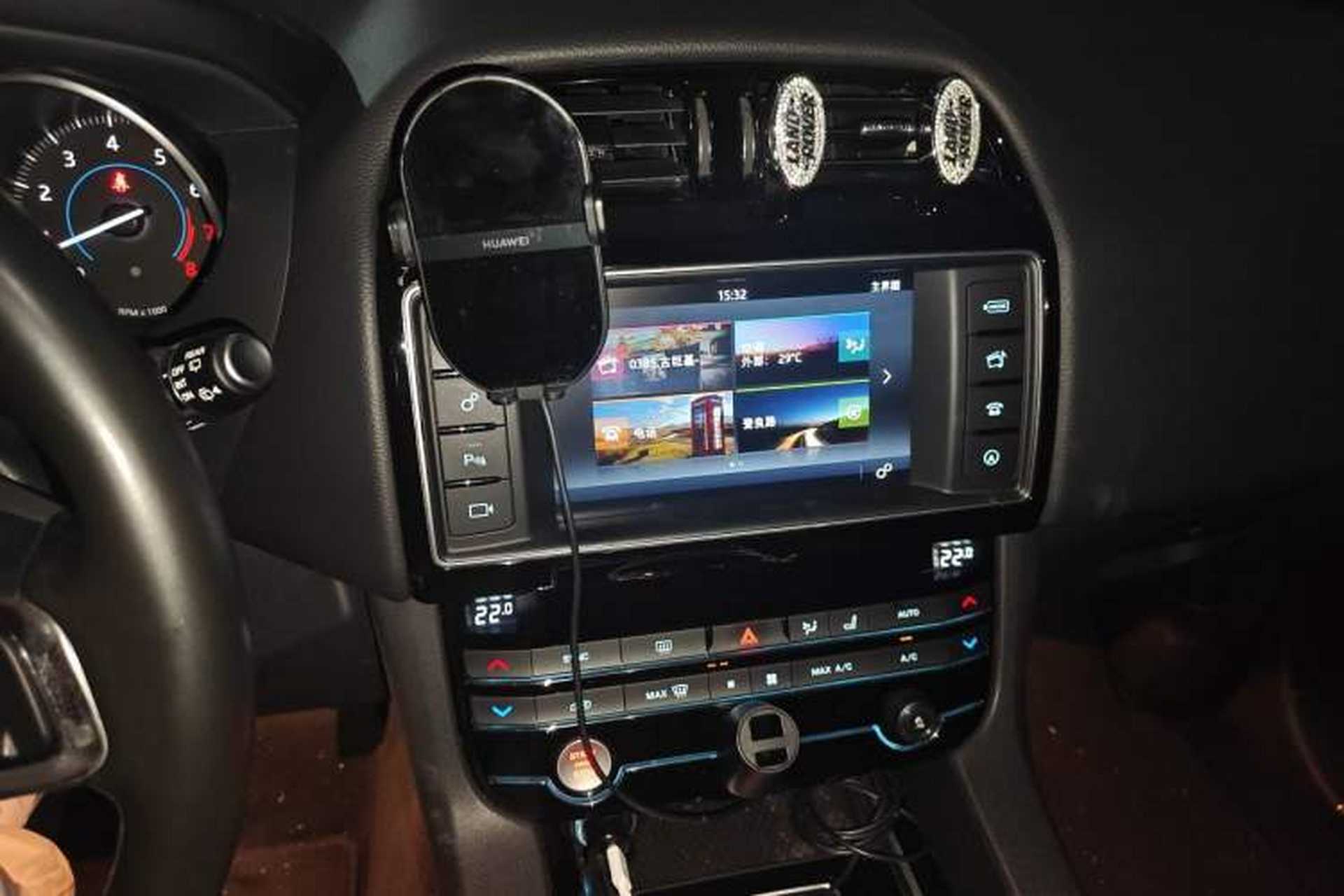 Used Jaguar F-PACE 2018 2.0T Four-Wheel Drive Urban Luxury Edition Audio And AC Panel