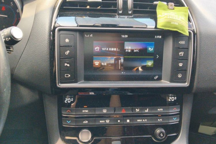 Used Jaguar F-PACE 2018 2.0T Four-Wheel Drive Urban Luxury Edition Audio And AC Panel