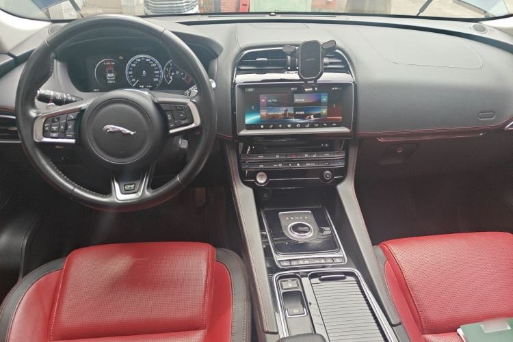 Used Jaguar F-PACE 2018 Restyled 2.0T All-Wheel-Drive R-Sport Sport Edition Center Console