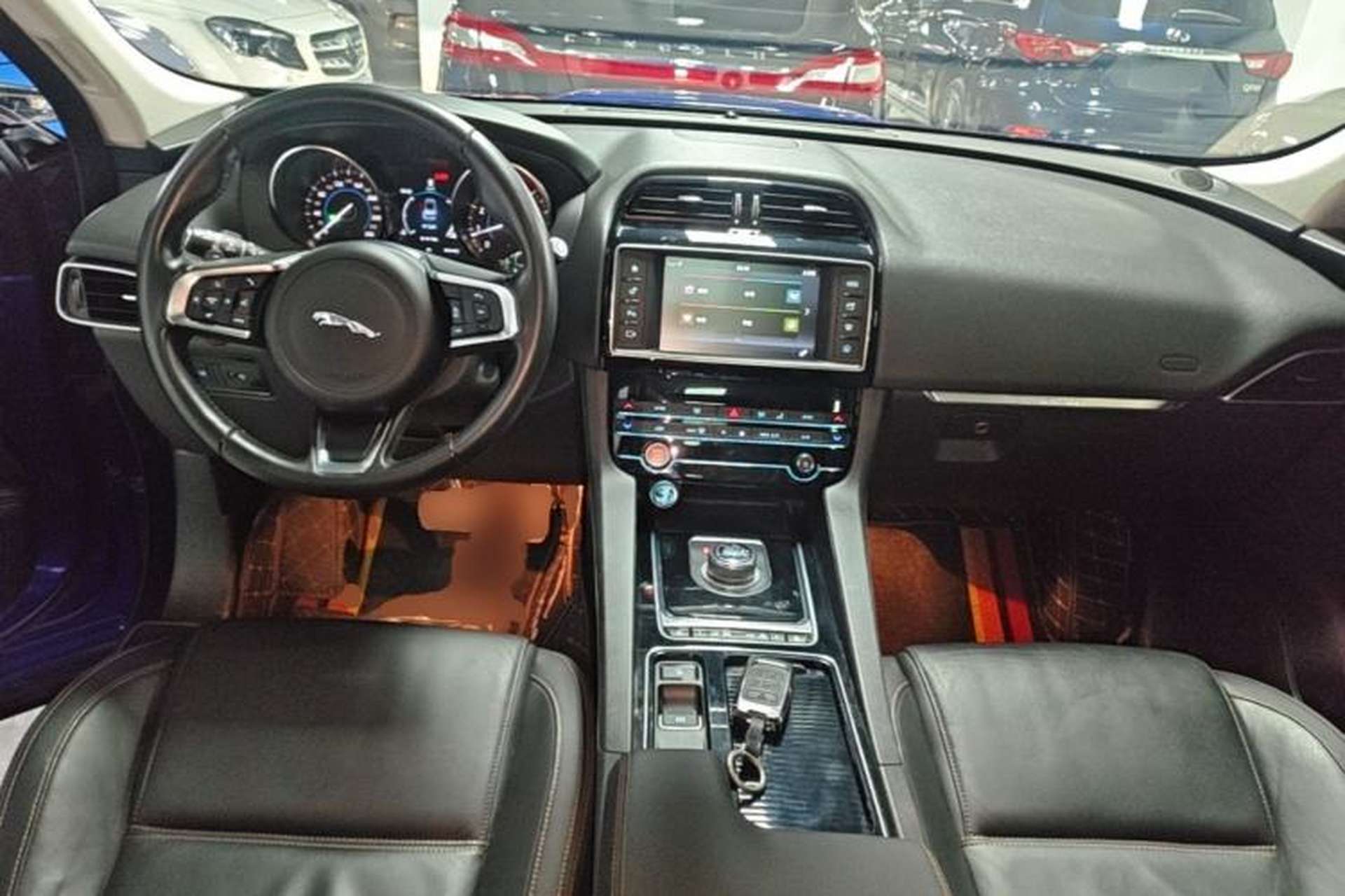 Used Jaguar F-PACE 2018 2.0T Four-Wheel Drive Urban Luxury Edition Center Console