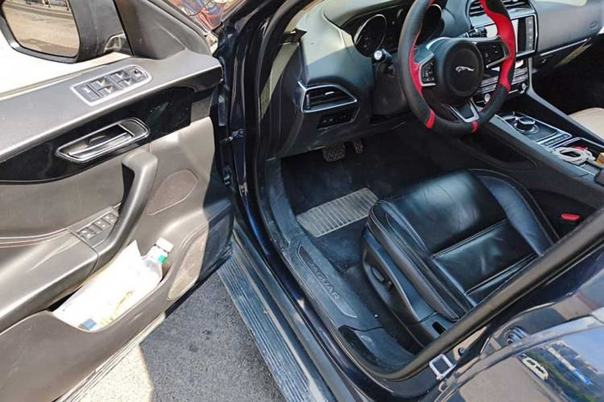 Used Jaguar F-PACE 2018 2.0T Two-Wheel Drive Urban Deluxe Edition Driver Seat