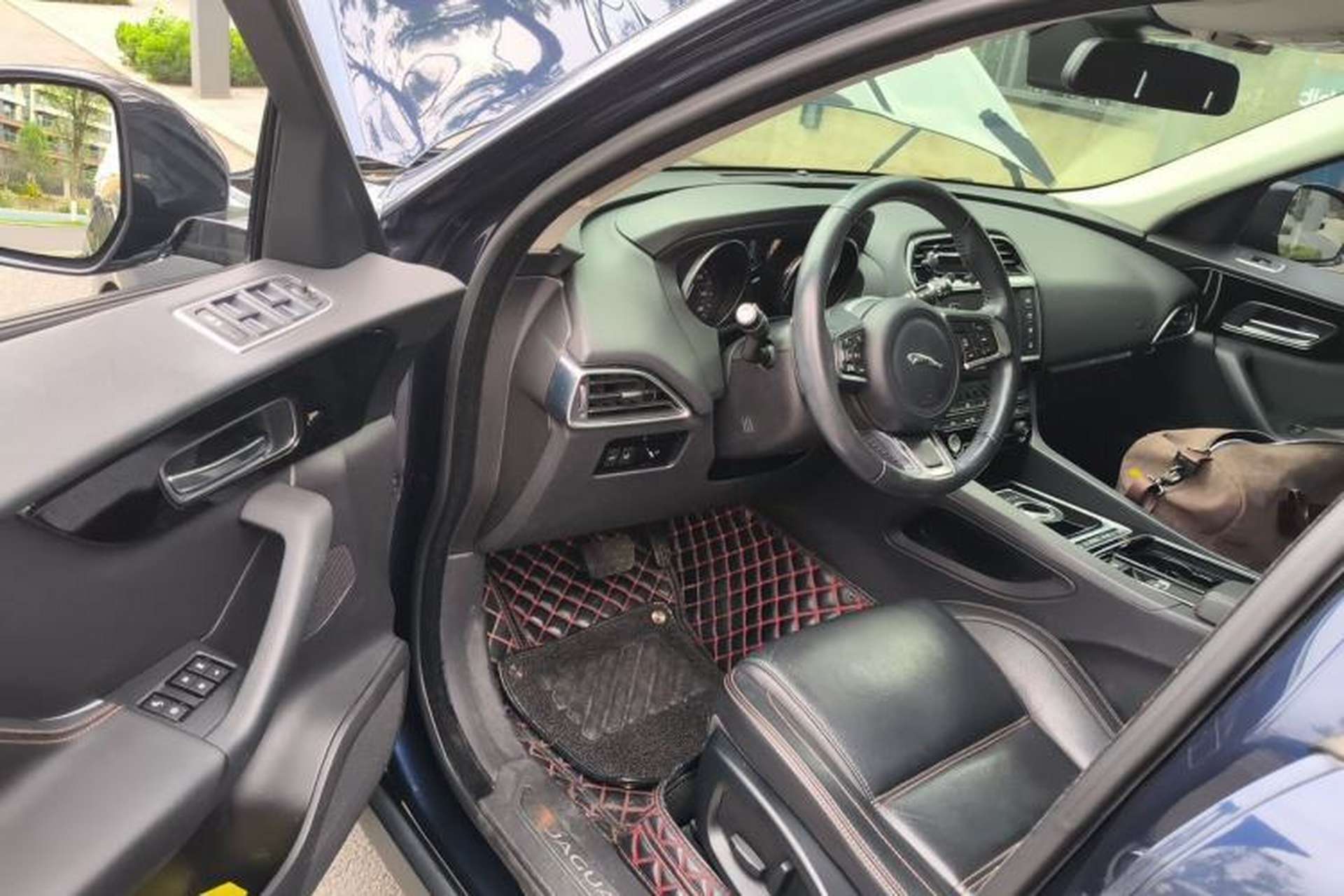 Used Jaguar F-PACE 2018 2.0T Four-Wheel Drive Urban Luxury Edition Driver Seat
