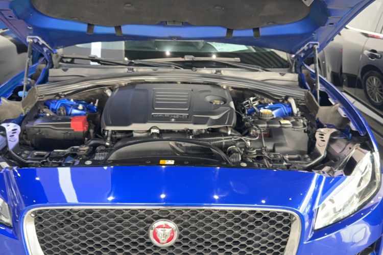 Used Jaguar F-PACE 2018 2.0T Four-Wheel Drive Urban Luxury Edition Engine Bay