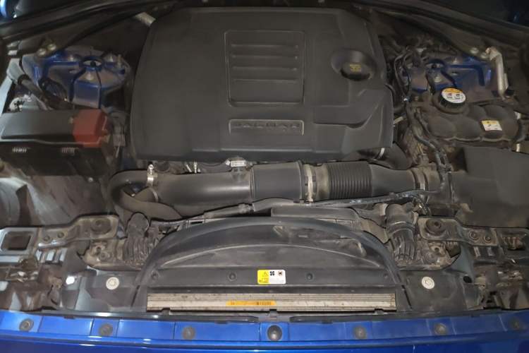 Used Jaguar F-PACE 2018 2.0T Four-Wheel Drive Urban Luxury Edition Engine Bay