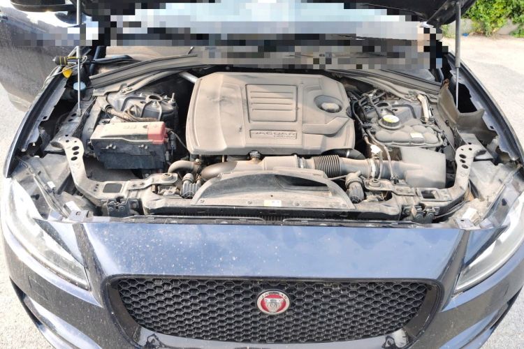 Used Jaguar F-PACE 2018 2.0T Two-Wheel Drive Urban Deluxe Edition Engine Bay