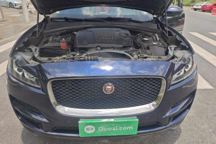 Used Jaguar F-PACE 2018 2.0T Four-Wheel Drive Urban Luxury Edition Engine Bay