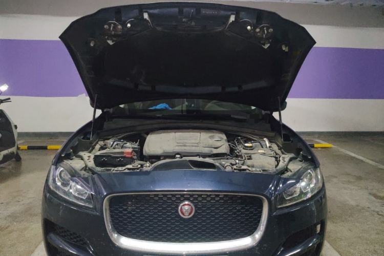 Used Jaguar F-PACE 2018 2.0T Four-Wheel Drive Urban Luxury Edition Engine Bay