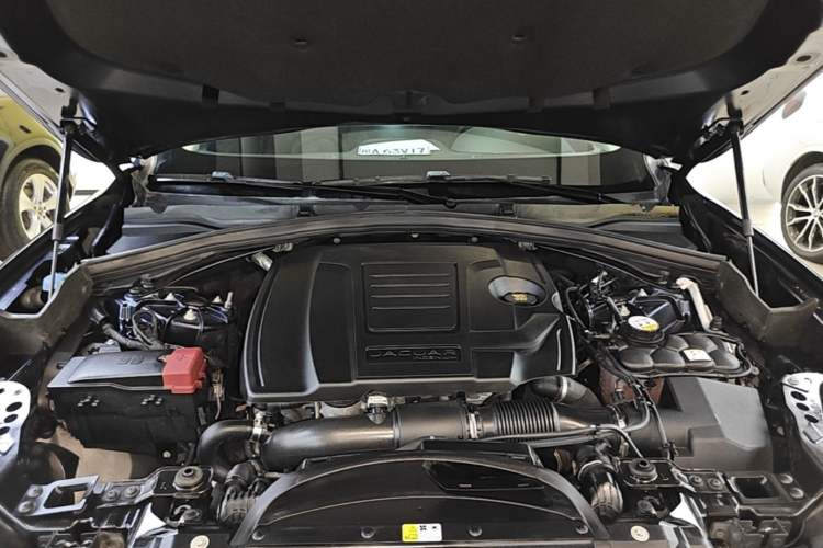 Used Jaguar F-PACE 2018 2.0T Two-Wheel Drive Urban Deluxe Edition Engine Bay