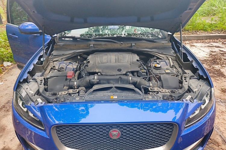 Used Jaguar F-PACE 2018 3.0 SC Four-Wheel Drive R-Sport Sport Edition Engine Bay