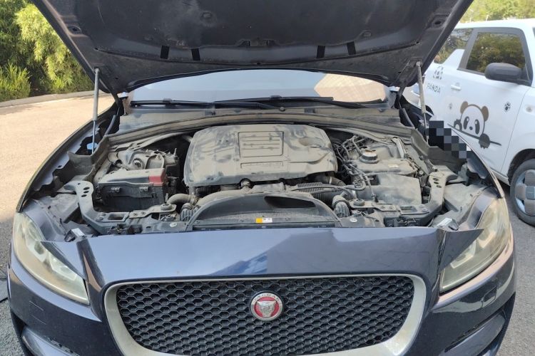 Used Jaguar F-PACE 2018 2.0T Two-Wheel Drive Urban Deluxe Edition Engine Bay
