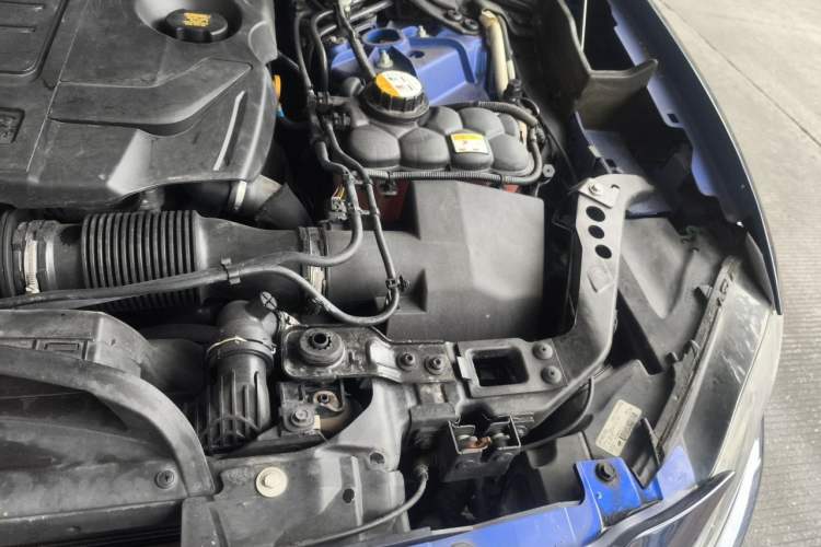 Used Jaguar F-PACE 2018 2.0T Four-Wheel Drive Urban Luxury Edition Engine Bay Left
