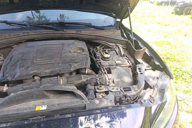 Used Jaguar F-PACE 2018 2.0T Four-Wheel Drive Urban Luxury Edition Engine Bay Left