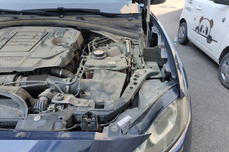 Used Jaguar F-PACE 2018 2.0T Two-Wheel Drive Urban Deluxe Edition Engine Bay Left