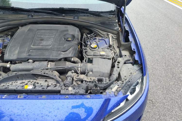Used Jaguar F-PACE 2018 2.0T Four-Wheel Drive Urban Luxury Edition Engine Bay Left