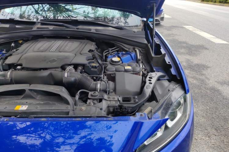 Used Jaguar F-PACE 2018 3.0 SC Four-Wheel Drive R-Sport Sport Edition Engine Bay Left