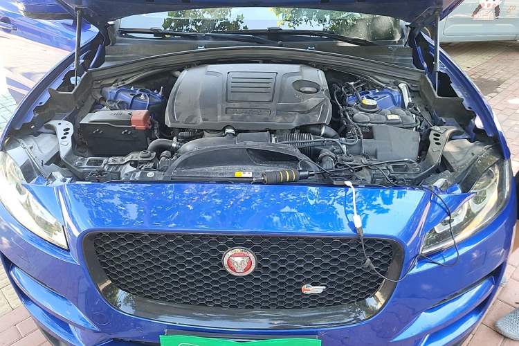 Used Jaguar F-PACE 2018 2.0T Four-Wheel Drive Urban Luxury Edition Engine Bay