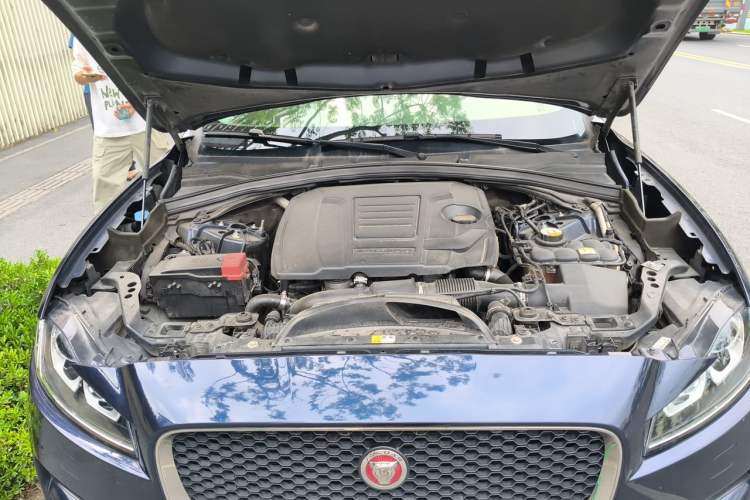 Used Jaguar F-PACE 2018 2.0T Four-Wheel Drive Urban Luxury Edition Engine Bay