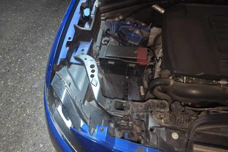Used Jaguar F-PACE 2018 2.0T Four-Wheel Drive Urban Luxury Edition Engine Bay Right