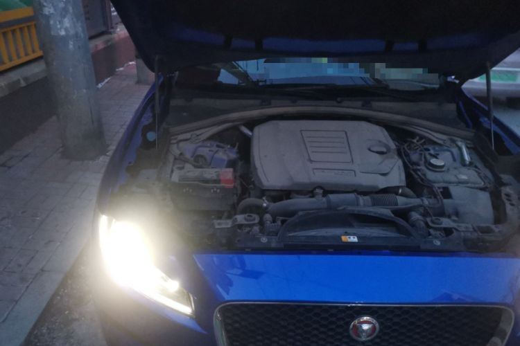 Used Jaguar F-PACE 2018 2.0T Four-Wheel Drive Urban Luxury Edition Engine Bay Right