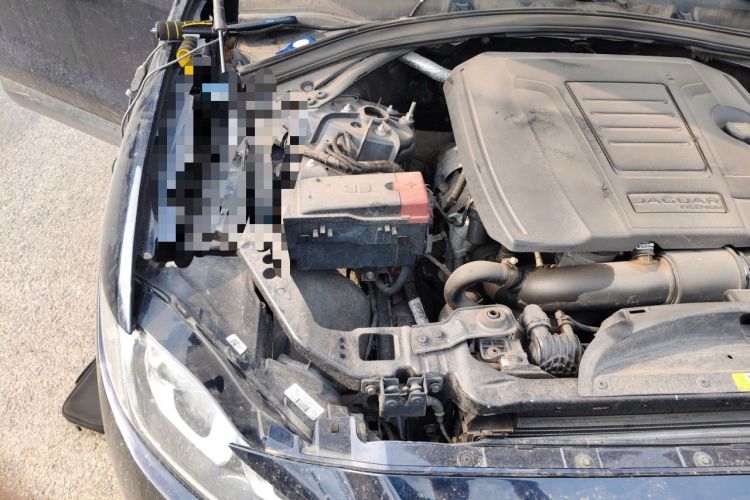 Used Jaguar F-PACE 2018 2.0T Two-Wheel Drive Urban Deluxe Edition Engine Bay Right