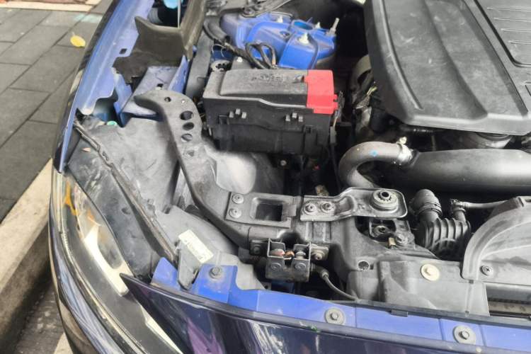 Used Jaguar F-PACE 2018 2.0T Four-Wheel Drive Urban Luxury Edition Engine Bay Right