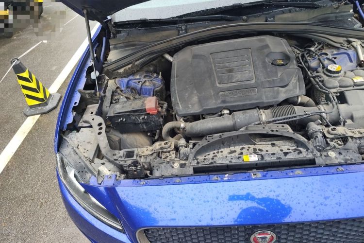 Used Jaguar F-PACE 2018 2.0T Four-Wheel Drive Urban Luxury Edition Engine Bay Right