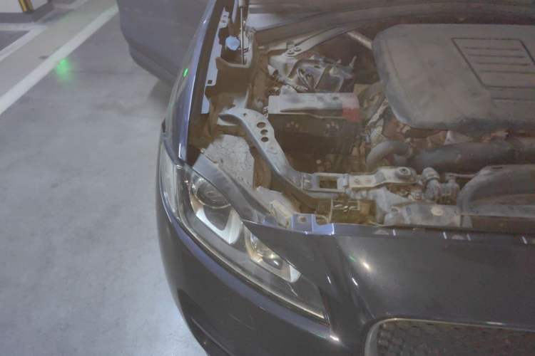 Used Jaguar F-PACE 2018 2.0T Four-Wheel Drive Urban Luxury Edition Engine Bay Right