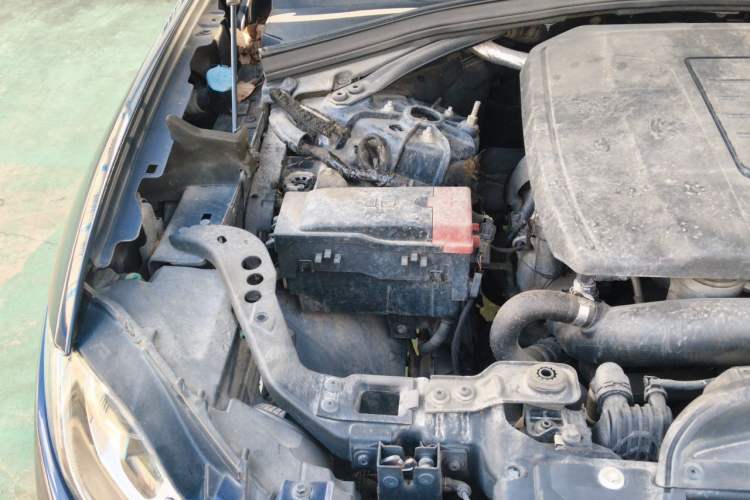 Used Jaguar F-PACE 2018 2.0T Four-Wheel Drive Urban Luxury Edition Engine Bay Right
