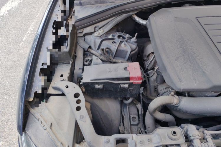 Used Jaguar F-PACE 2018 2.0T Four-Wheel Drive Urban Luxury Edition Engine Bay Right